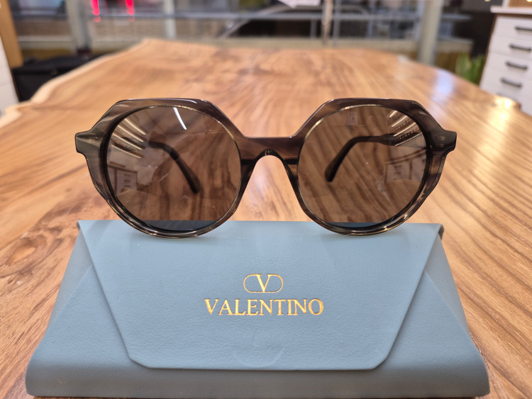 عینک آفتابی گرد کائوچو طراحی 2026 برند والنتینو valentino