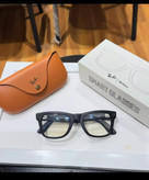 عینک هوشمندsmart متا ریبن(meta_rayban) تجربه ترکیب استایل کلاسیک ریبن با تکنولوژی پیشرفته متا؛ قابلیت عکاسی، فیلمبرداری و پخش موسیقی با کیفیت بالا. خرید از اپتیک شریف.
